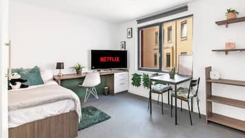 1 bedroom, desk, iron/ironing board, WiFi