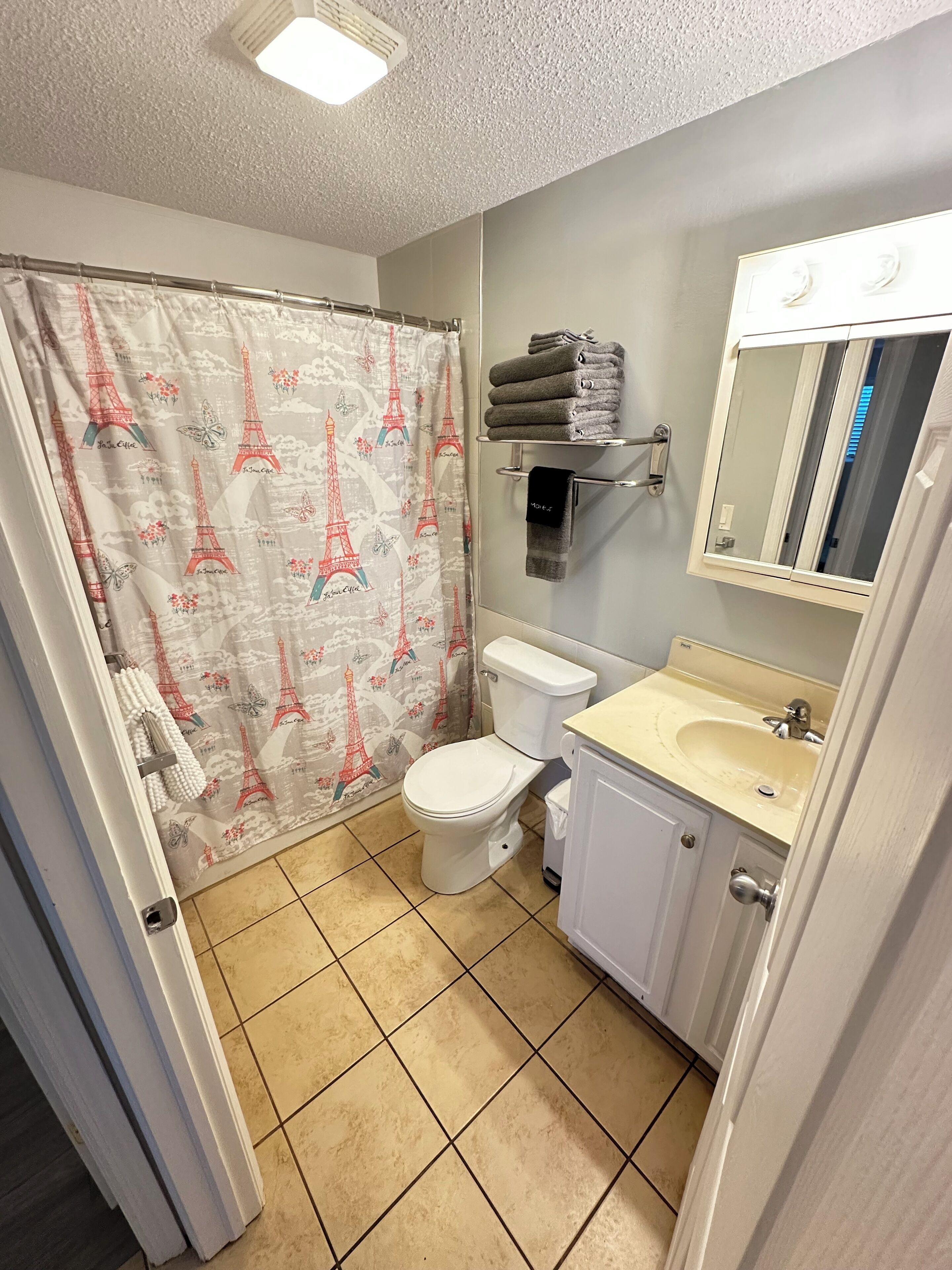 Jetted tub, hair dryer, towels, soap