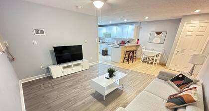 13 Pristine Hideaway: 2 bedroom apartment with washer/drier