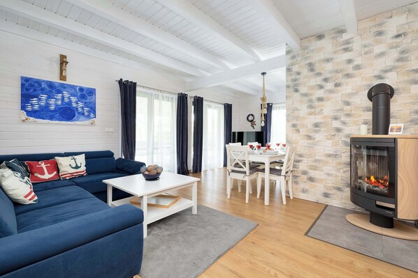 TV, fireplace, offices