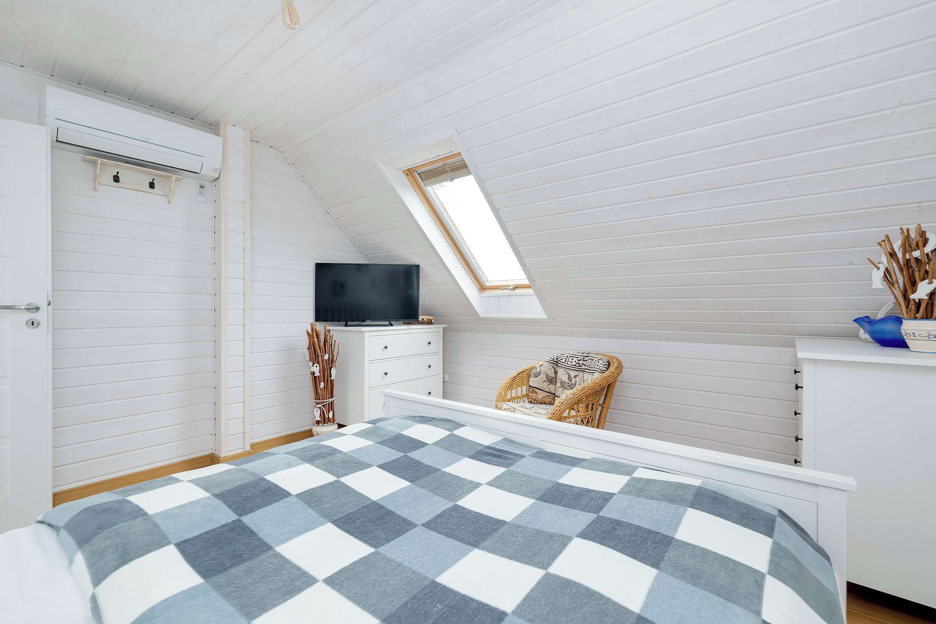 3 bedrooms, desk, iron/ironing board, WiFi