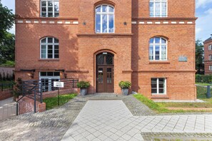Exterior - Cozy Apartment near the Old Town | SmartTV (Gdańsk)