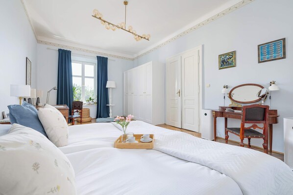 1 bedroom, desk, iron/ironing board, WiFi