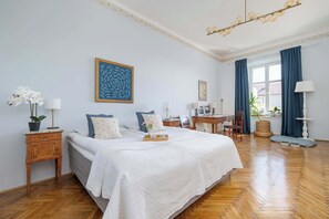 1 bedroom, desk, iron/ironing board, WiFi