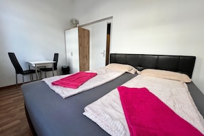 1 habitación, wifi y ropa de cama