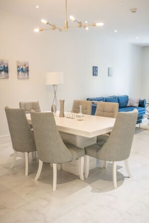 Apartment | 2 bedrooms - Two Bedroom Cable Beach Condo With Patio (Nassau)