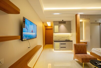 Onlystay DLF My Pad Gomti Nagar Suites