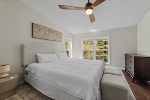 3 bedrooms, desk, iron/ironing board, WiFi
