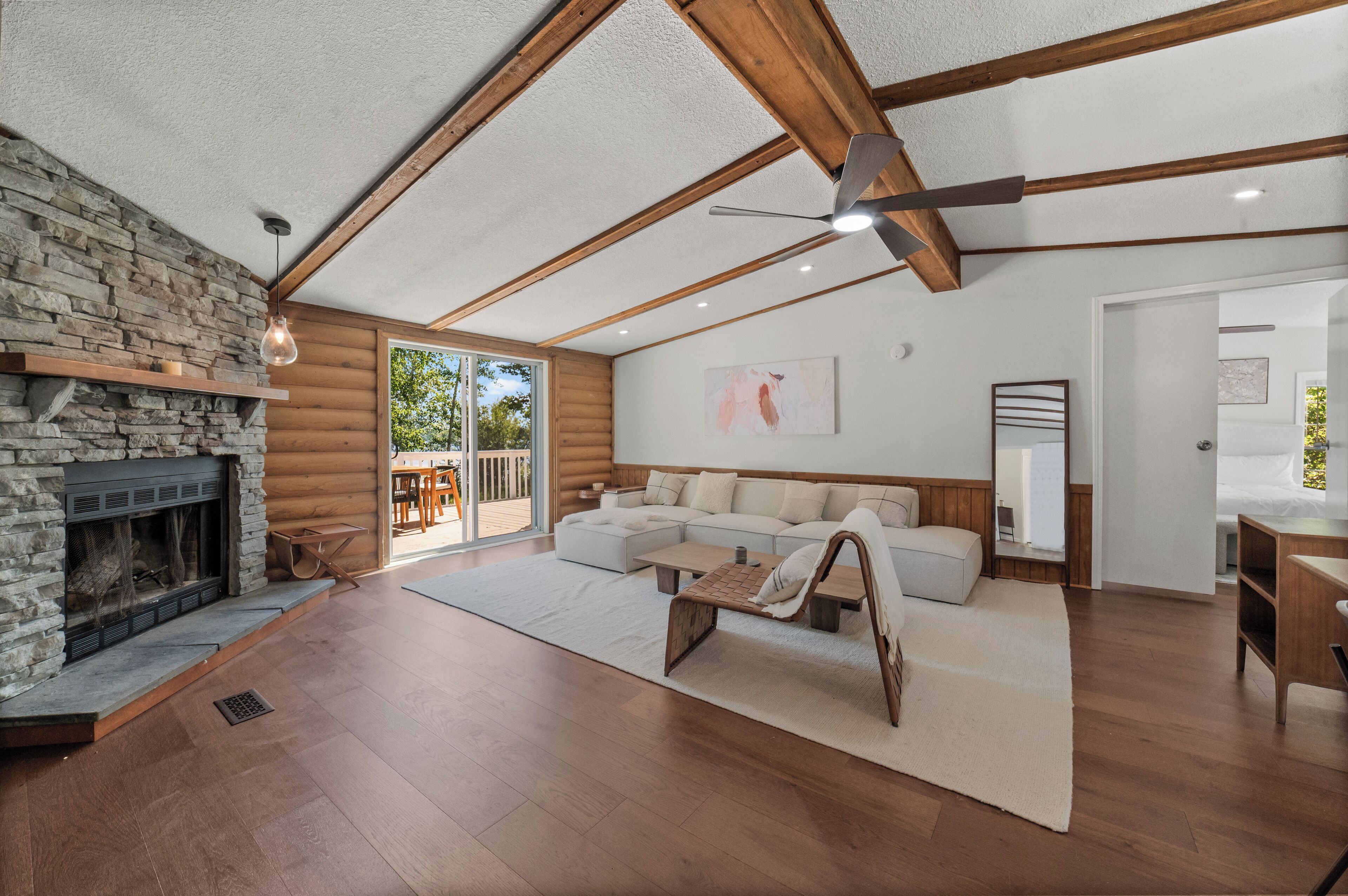 Télévision, cheminée