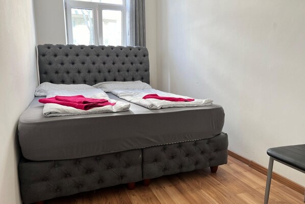 1 bedroom, WiFi, bed sheets