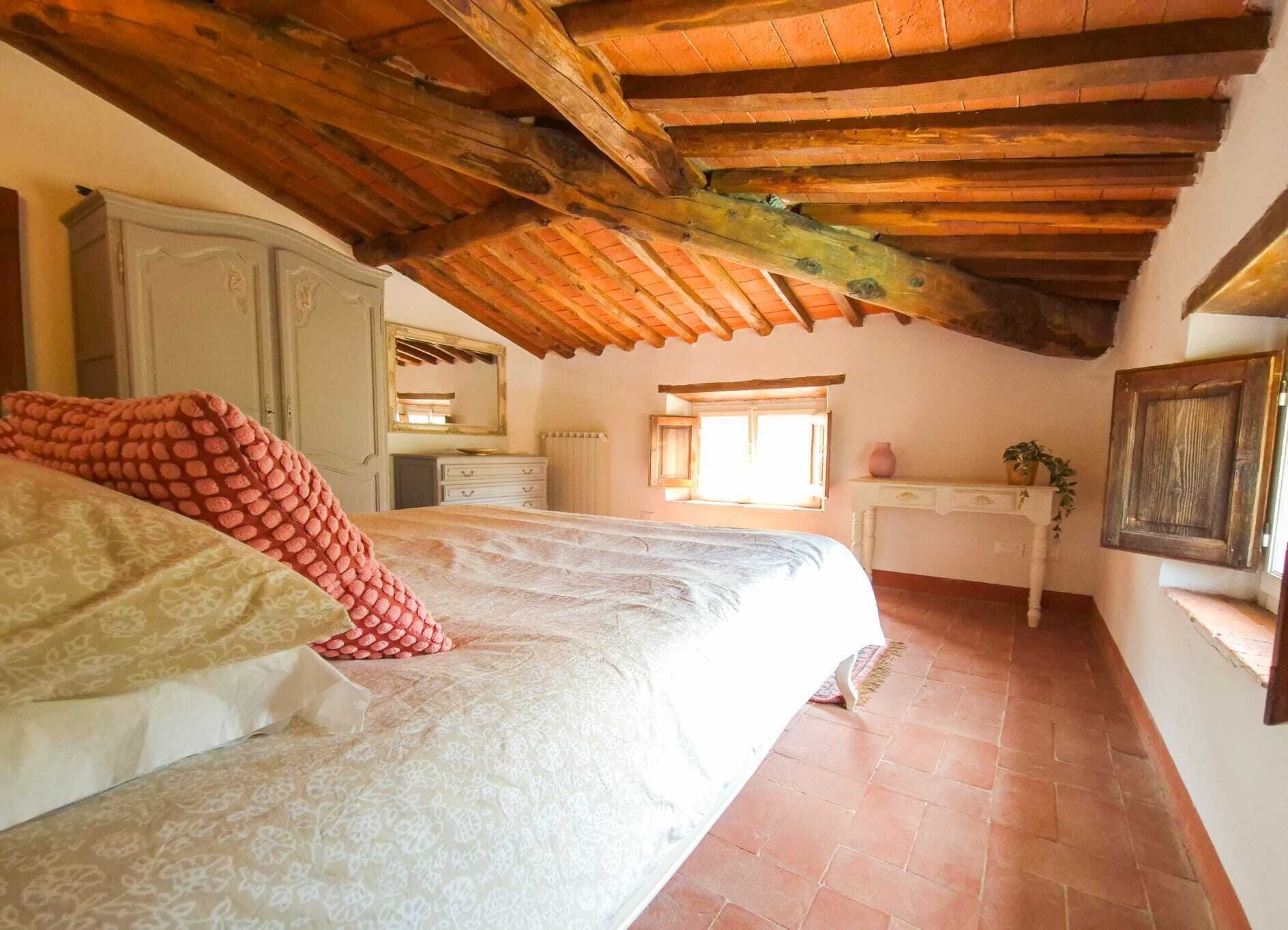 5 chambres, fer et planche à repasser, lit parapluie, Wi-Fi gratuit