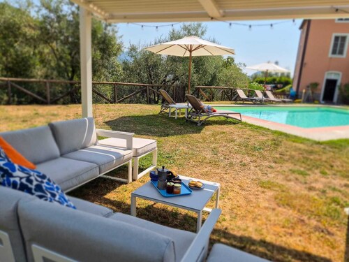 Scenic Family Villa Near Lucca - 5BR, Pool, Outdoor Dining & Space to Unwind.