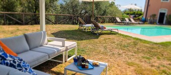 Scenic Family Villa Near Lucca - 5BR, Pool, Outdoor Dining & Space to Unwind.
