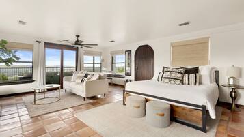 4 chambres, bureau, fer et planche Ă repasser, lit parapluie