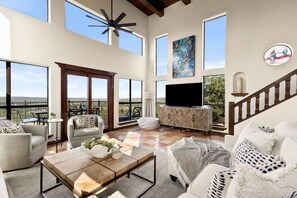 Unclassified image, 3 of 45, button