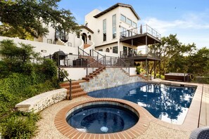 Unclassified image, 2 of 45, button