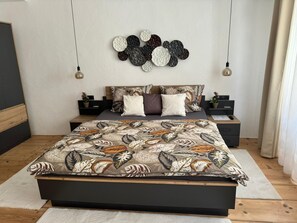 3 bedrooms, WiFi, bed sheets