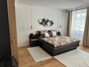3 bedrooms, WiFi, bed sheets