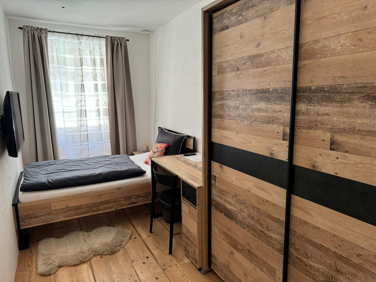 3 室のベッドルーム、WiFi、ベッドシーツ