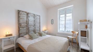 3 bedrooms, iron/ironing board, WiFi