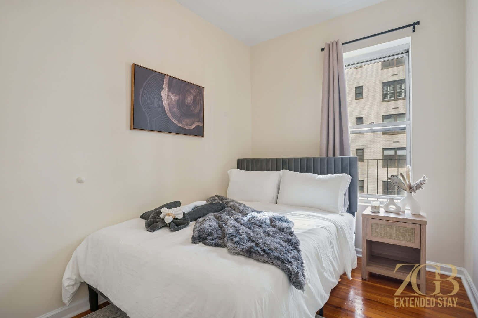 2 slaapkamers, een bureau, een strijkplank/strijkijzer, wifi