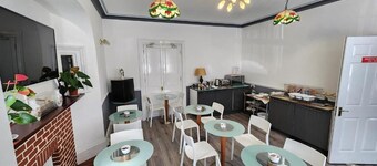 개트윅 캐슬 B&B