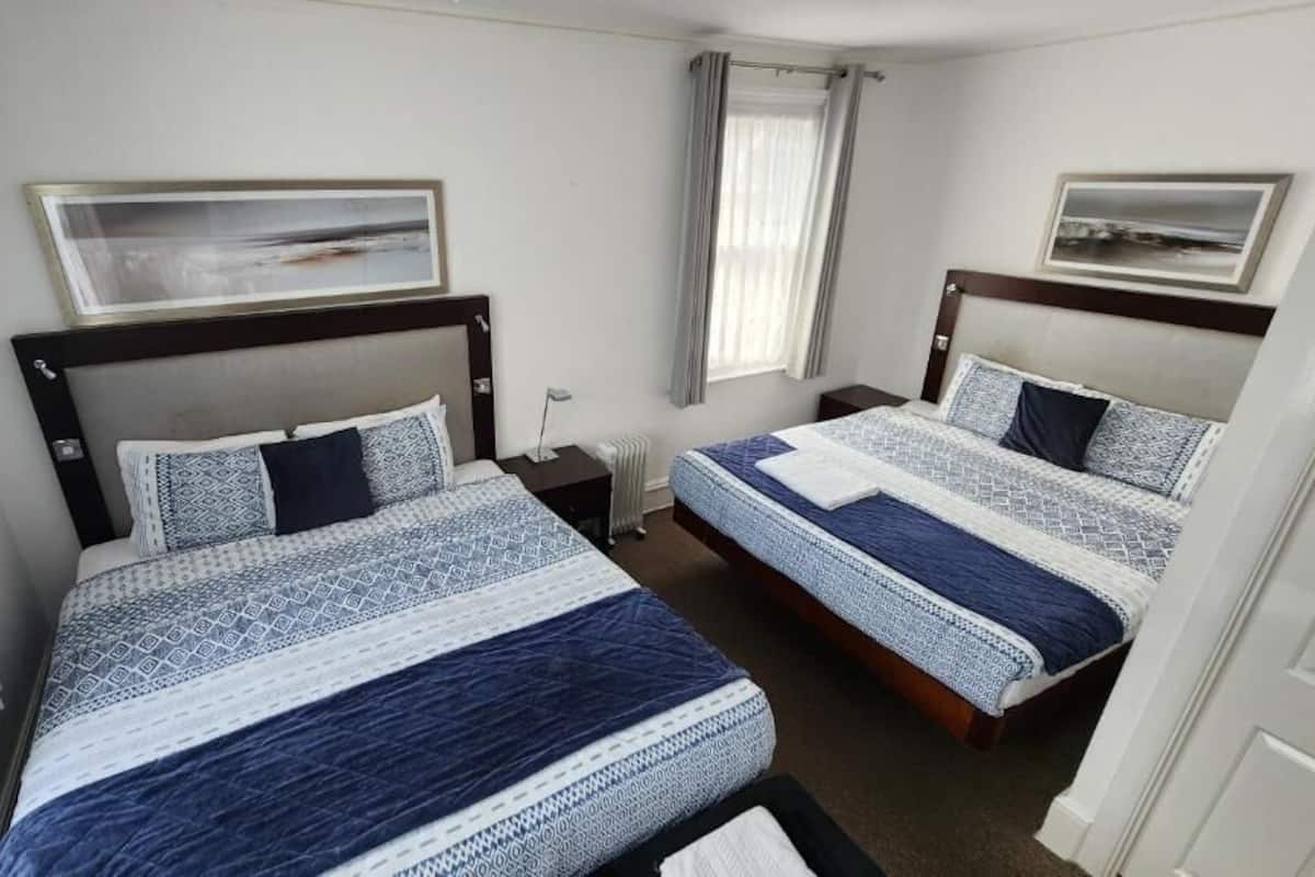 Superior Room | Desk, soundproofing, iron/ironing board, free WiFi