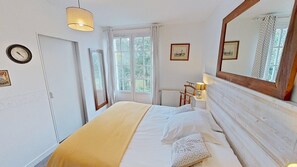 6 chambres, fer et planche à repasser, Wi-Fi, draps fournis