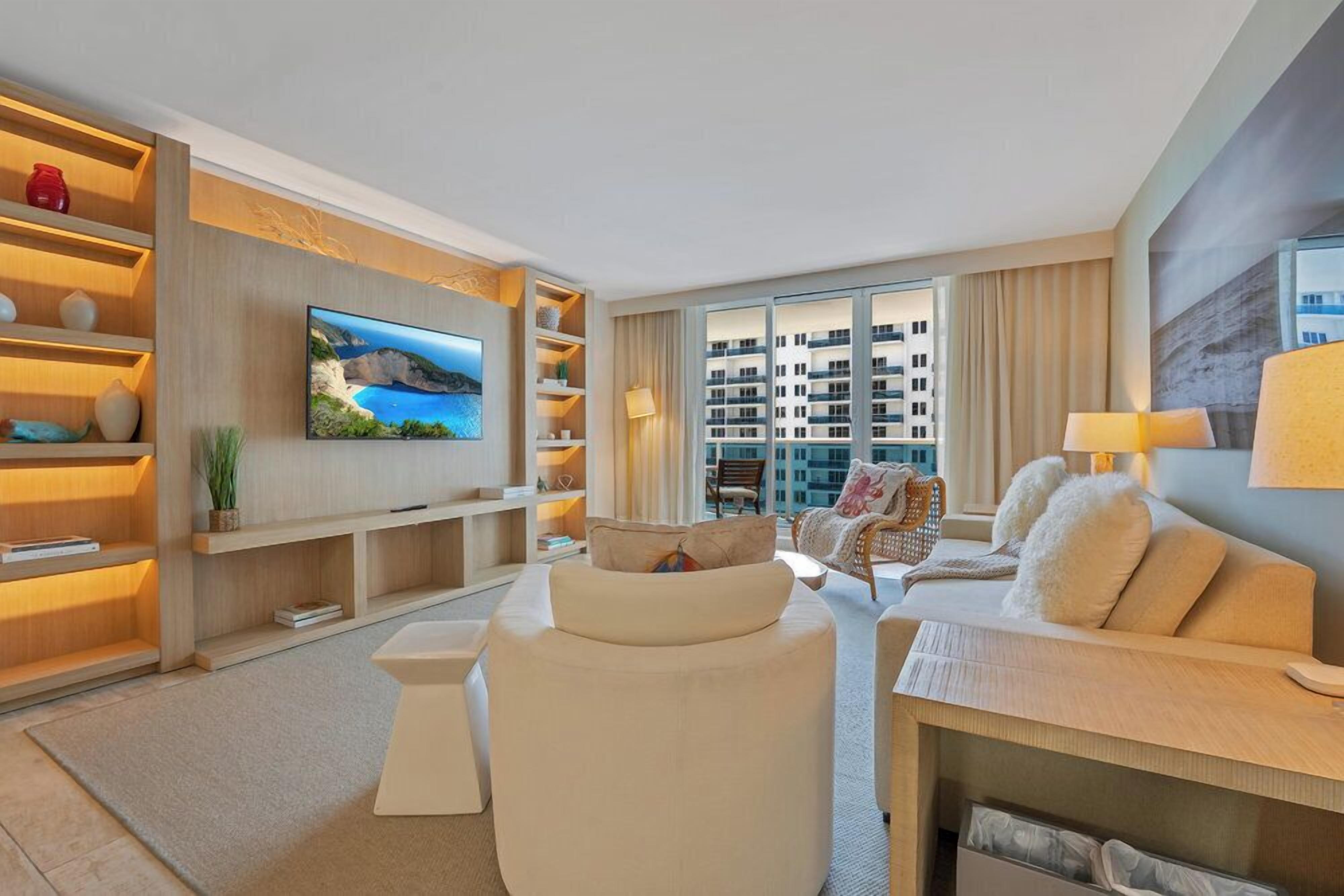 Apartamento, sacada, vista para o oceano | Área de estar