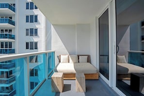 Apartamento, sacada, vista para o oceano | Terraço/pátio