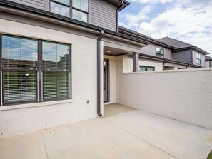 Exterior - The MVP on Miramar | Best Playoff Weekend Rate (Oxford)