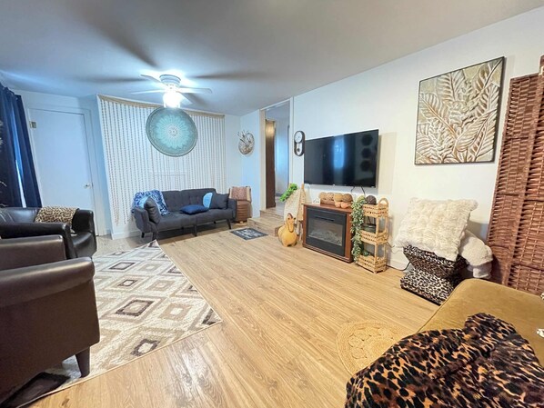 Imagen sin descripción, 1 de 8, botón