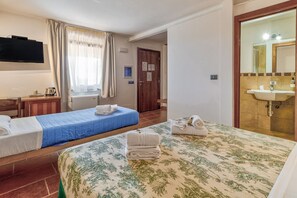 1 bedroom, travel crib - Tenuta dell'Argento - Room 2 by Rentbeat  (Civitavecchia)