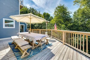 House (4 Bedrooms) | Interior - Ski, Hike & Game: White Mountains Family Retreat (Campton)