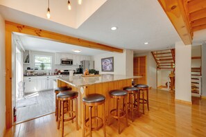 House (4 Bedrooms) | Interior - Ski, Hike & Game: White Mountains Family Retreat (Campton)