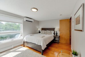 House (4 Bedrooms) | Interior - Ski, Hike & Game: White Mountains Family Retreat (Campton)