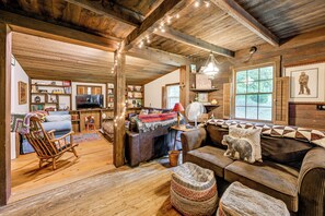 House (2 Bedrooms) | Front of property