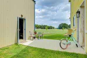 Apartment (1 Bedroom) | Interior - Aircraft Tours! Fly-in Hangar Apt in New Waverly (New Waverly)