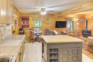 House (3 Bedrooms) | Interior