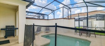 Family Oasis in Championsgate: Private Pool!