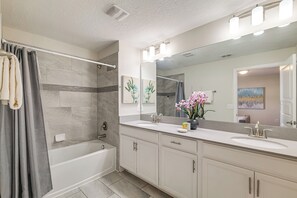 Apartment (5 Bedrooms) | Interior - Family Oasis in Championsgate: Private Pool! (Davenport)