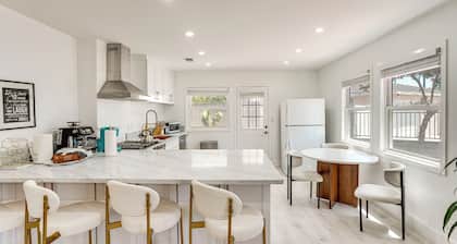 7 Mi Huntington Beach: Family Home w/ Patio!