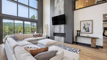 TV connectée, cheminée