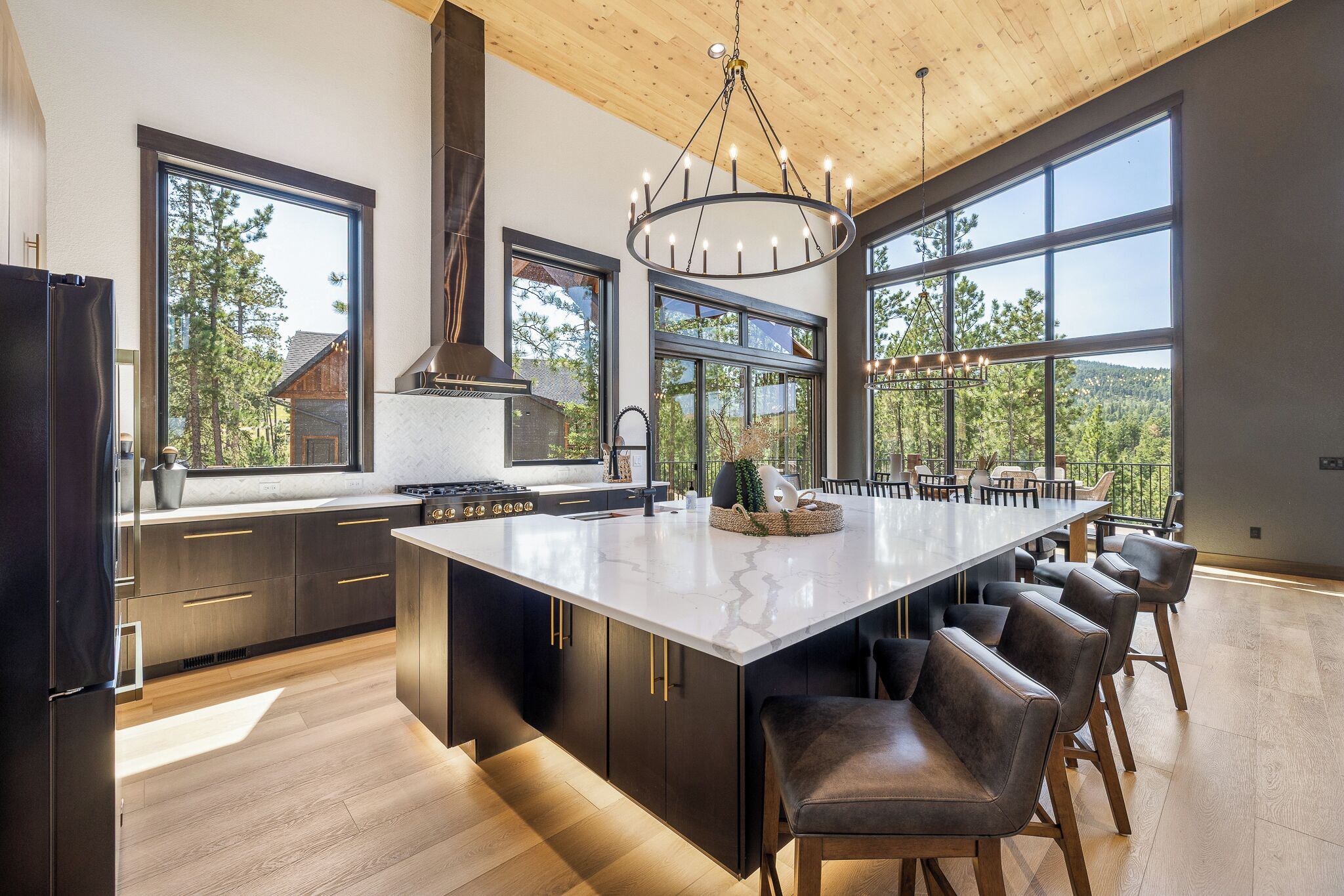 ثلاجة، ميكروويف، فرن، موقد طهي مسطح