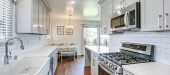 Private Zen Garden + Fireplace: Chic Hayward Oasis