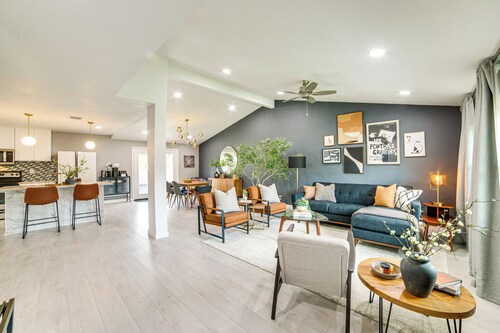 Spacious Family Home, 5 Mi to Galleria Dallas!