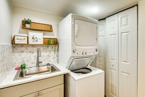Apartment (0 Bedroom) | Bahagian dalam