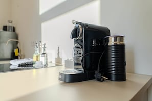 Kaffee und/oder Kaffeemaschine