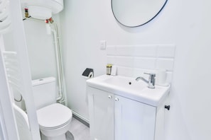 Apartment | Bathroom