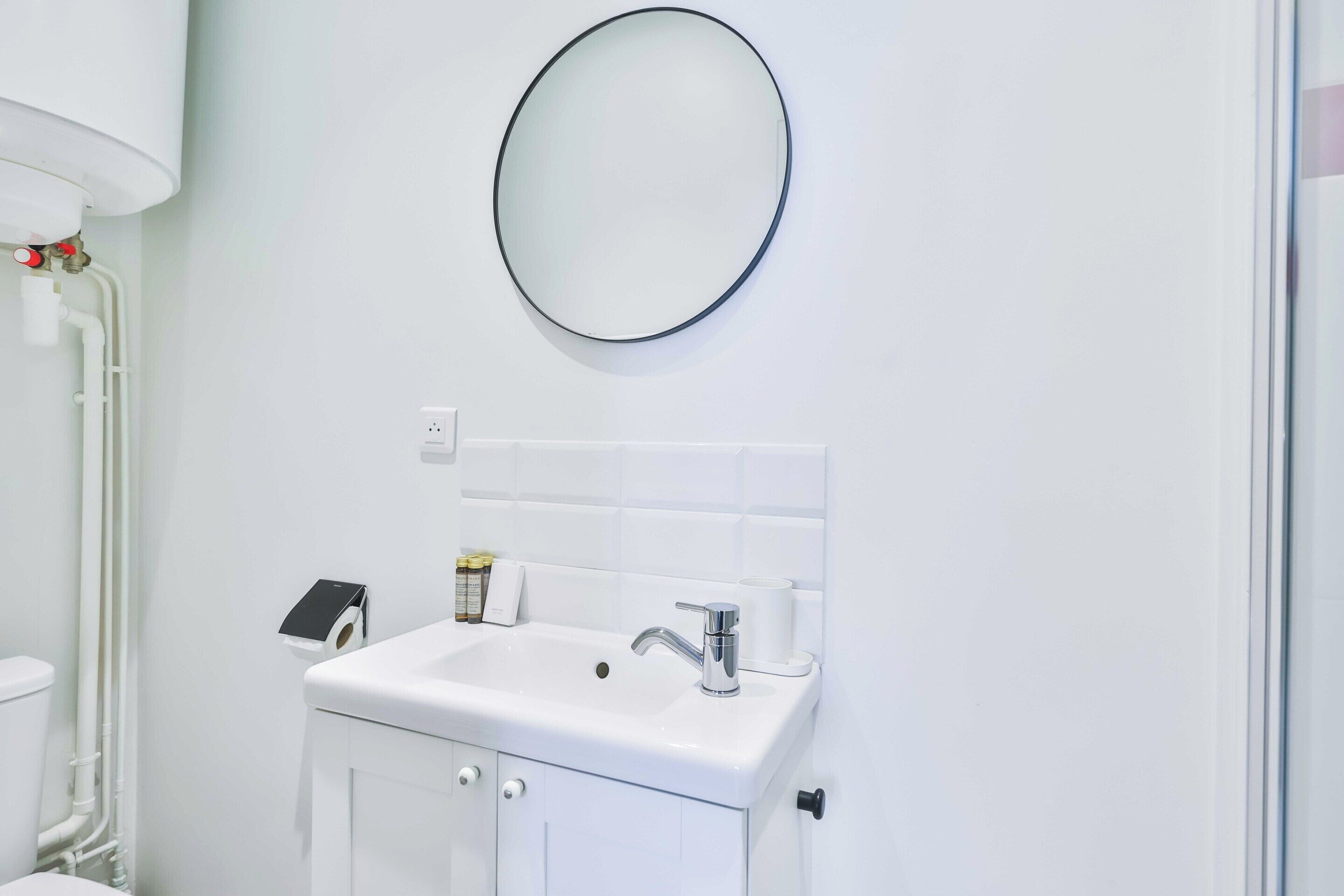 Appartement | Salle de bain | Sèche-cheveux, serviettes fournies, shampoing